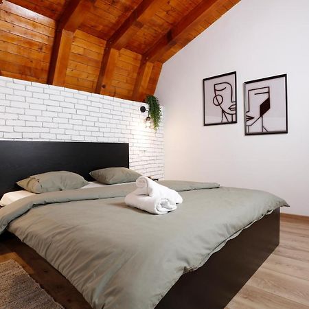 One Love Central Cottage Bucharest Exterior photo